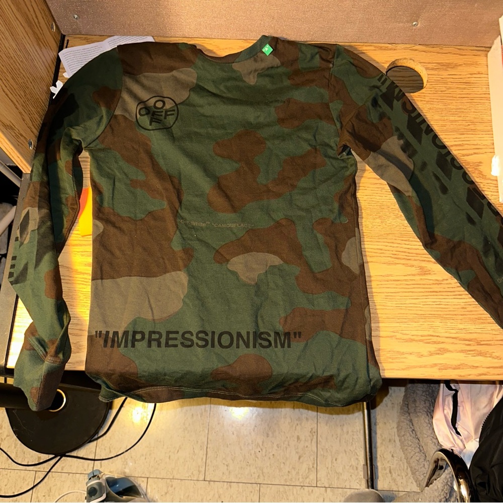 Off white top, never worn received the wrong size, very legit!